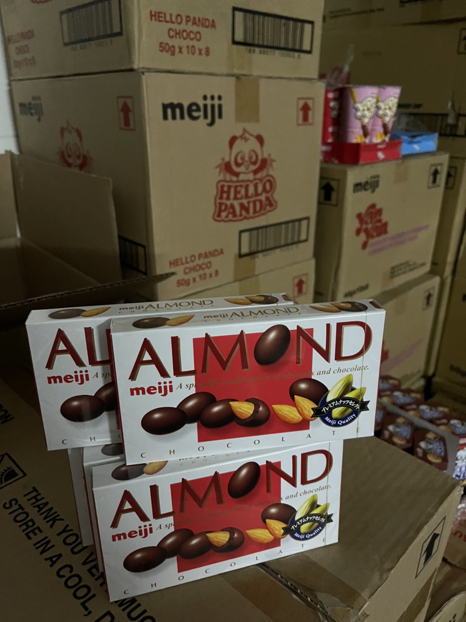 Hạnh nhân bọc Chocolate Meiji Almond 88g