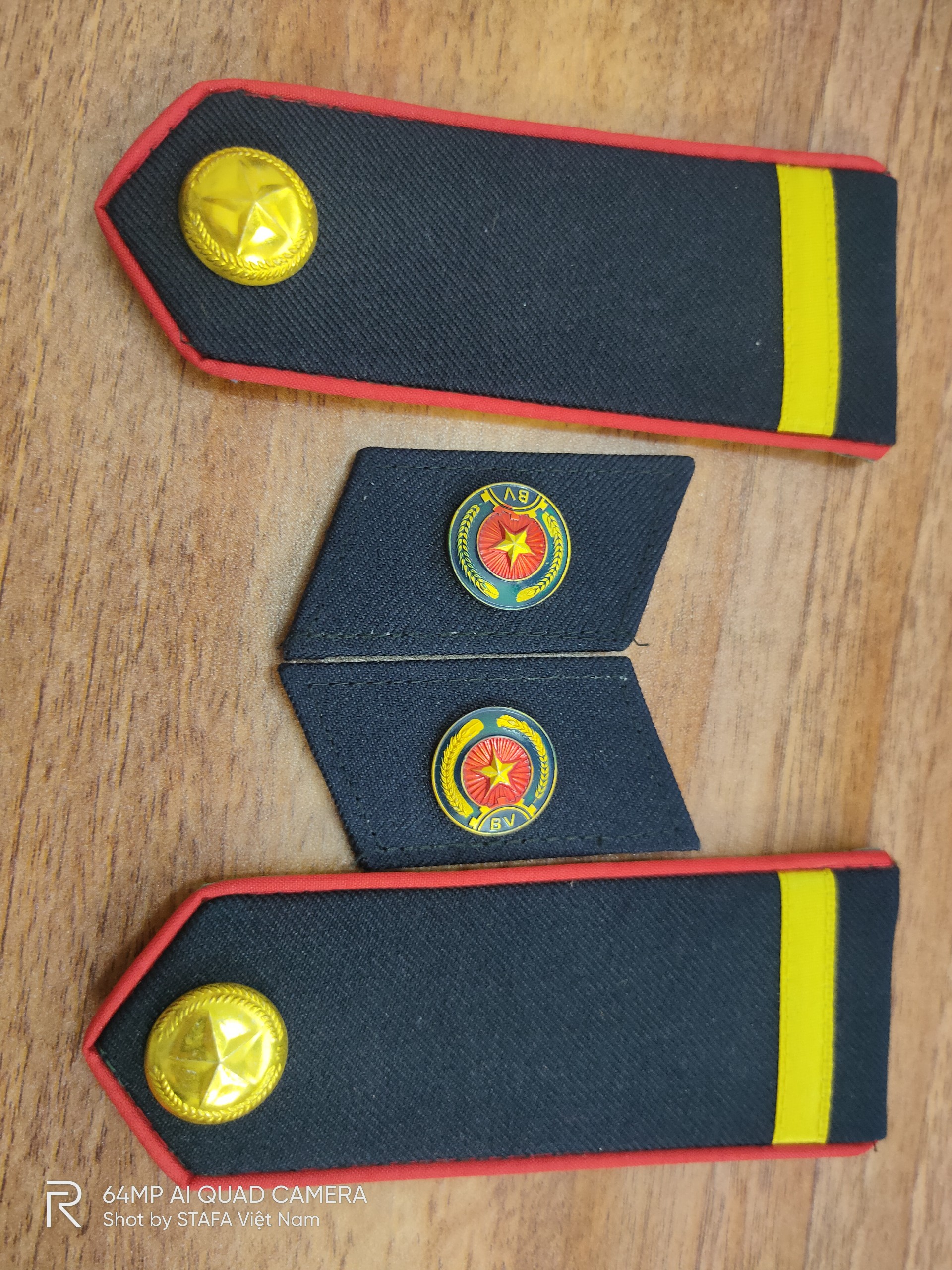 Bộ Cầu vai - Ve Áo Bảo Vệ (Viền Đỏ) - Cầu Vai Bảo Vệ đủ bậc