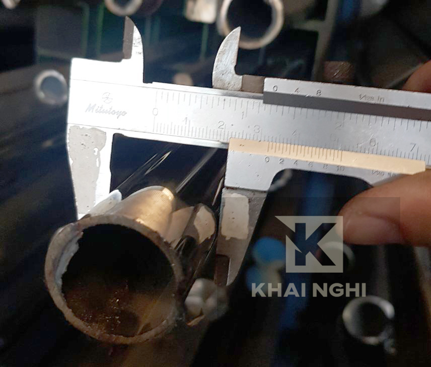 Ống thép Inox 304 không gỉ đường kính phi 32mm dày 2mm dài 1000mm