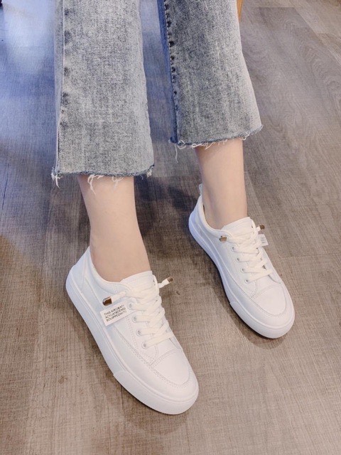 Giầy thể thao dây dút nữ