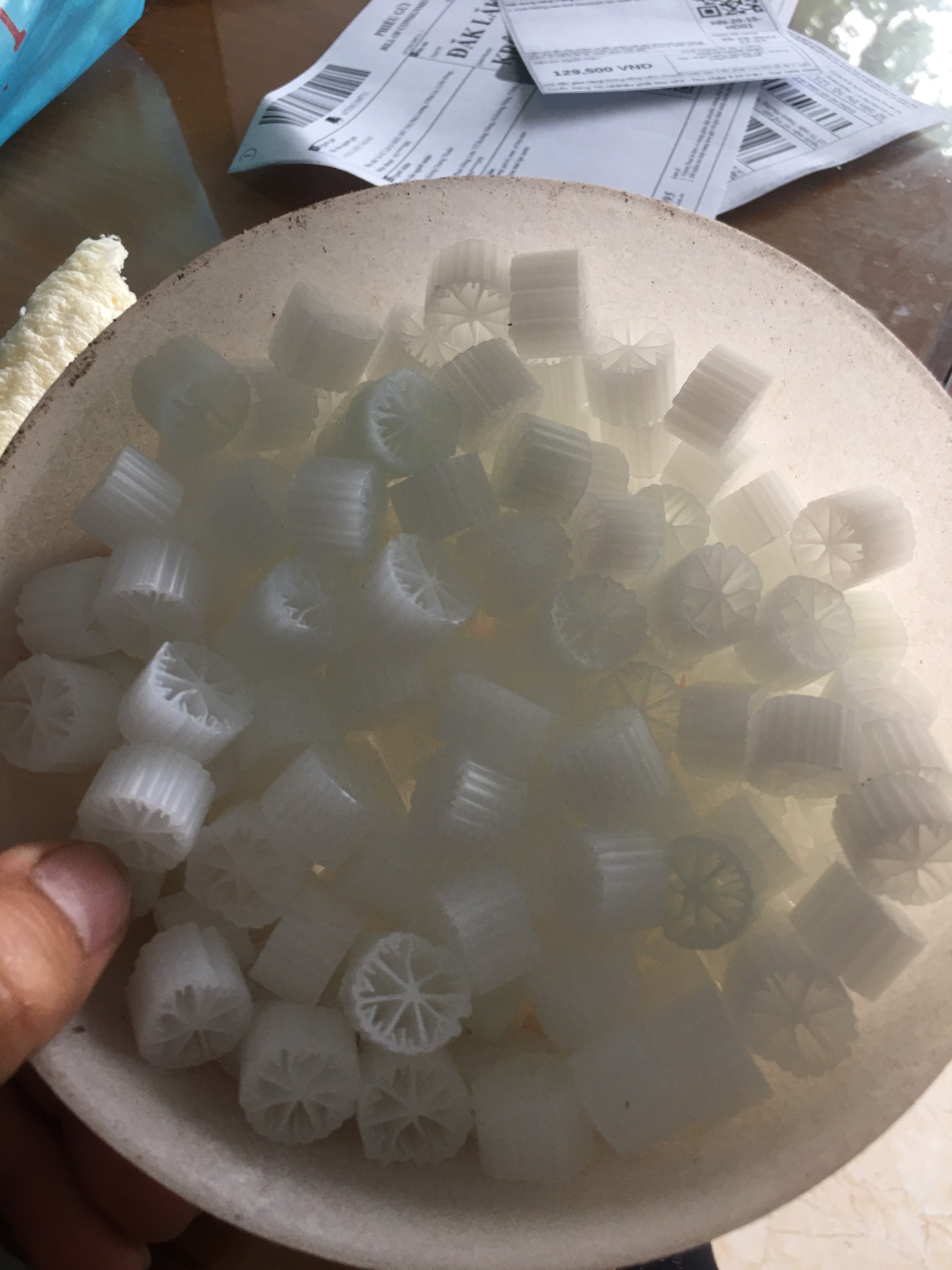 Hạt lọc Kaldnes, hạt lọc bể cá cảnh,phụ kiện lọc nước đa tác dụng túi 1kg-5kg.