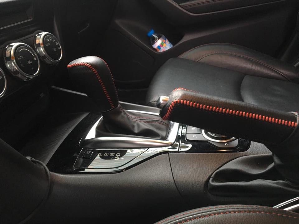 Bộ bao da bọc Cần số + Phanh tay các đời xe Mazda 2,3,6 da bò thật khâu thủ công, mẫu cải tiến mới