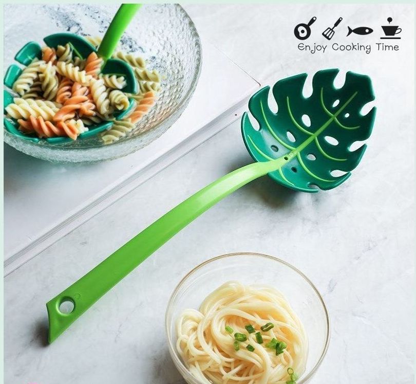 VÁ, MUỖNG, MUÔI THỦNG VỚT ĐỒ ĂN, RAU LUỘC, ĐỒ LUỘC HÌNH CHIẾC LÁ MÀU XANH DỄ THƯƠNG, NHỰA KHÔNG ĐỘ HẠI, TIỆN DỤNG, ĐỒ DÙNG NHÀ BẾP