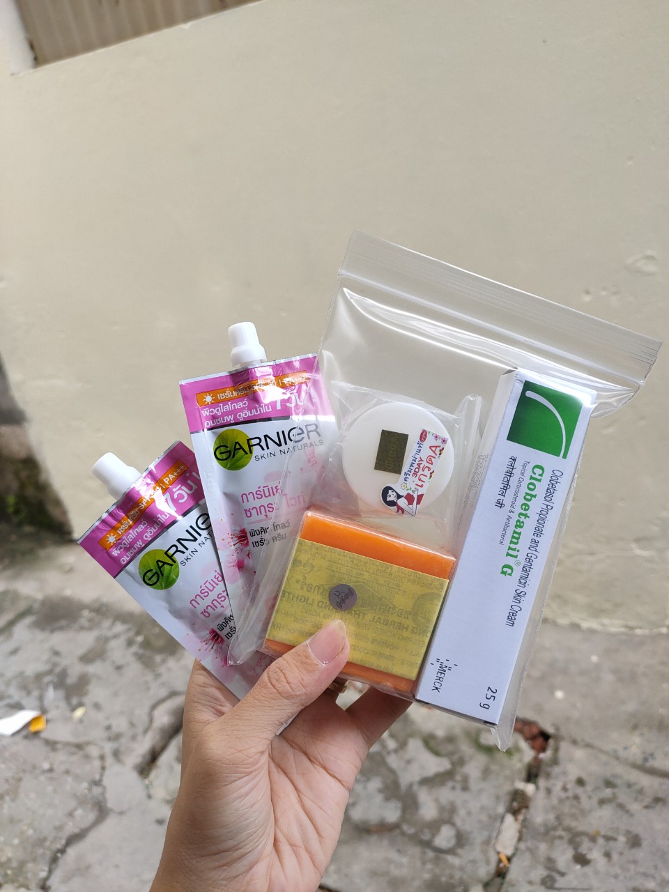 Bộ 5 món clobetamil