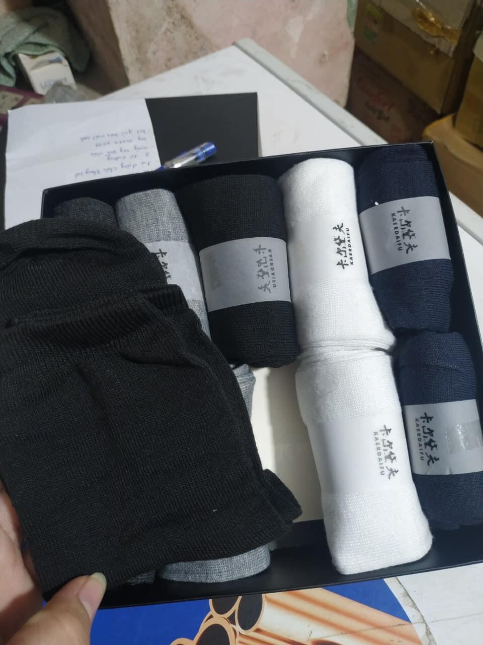 Tất nam h&m