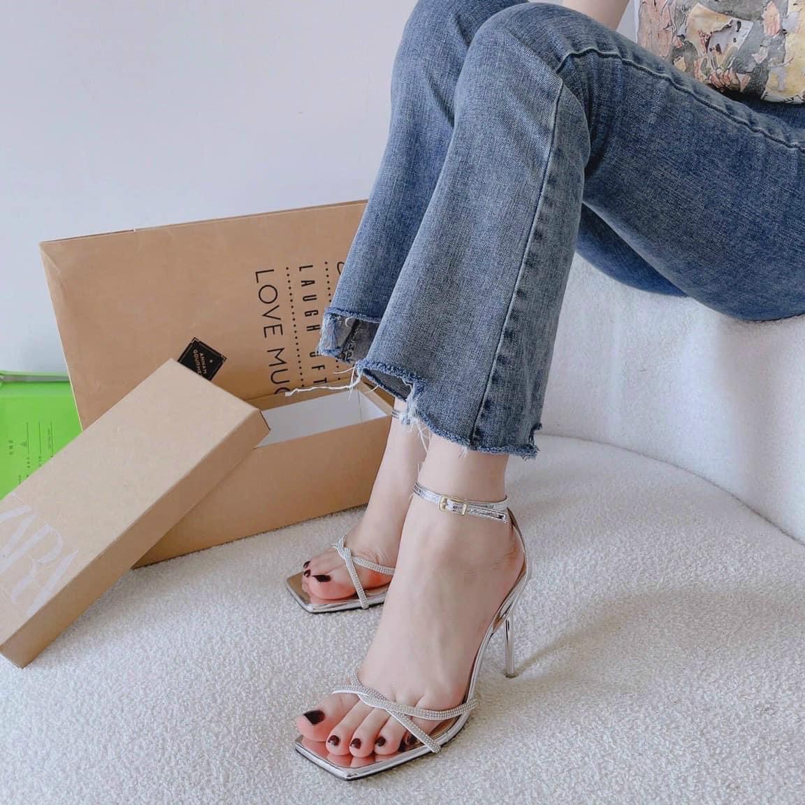 Giày Sandal Nữ Cao Gót 9p Quai Ngang Đính Đá siêu hot