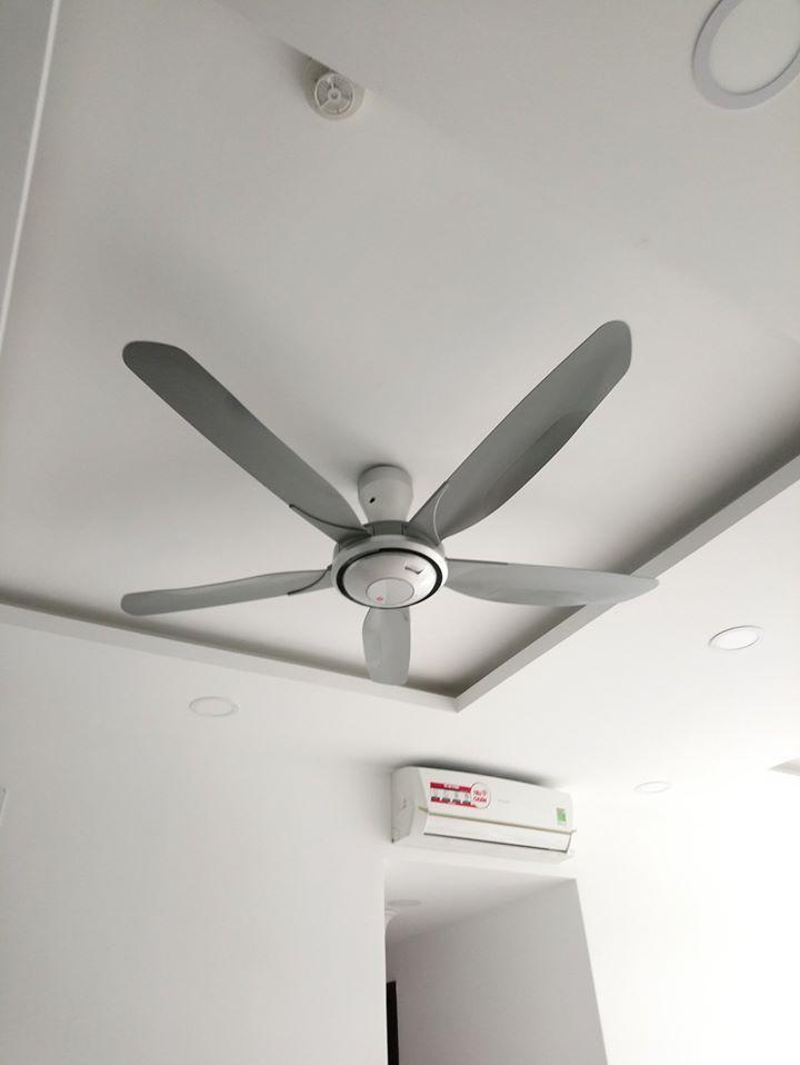 Quạt trần KDK V60WK (5 cánh - 7 tốc độ - có điều khiển)