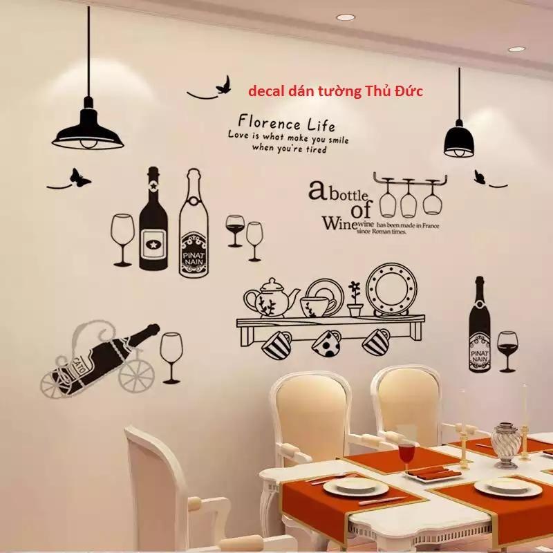 Combo 2 bức decal dán tường đồ uống và dụng cụ nhà bếp trang trí nhà bếp và quán