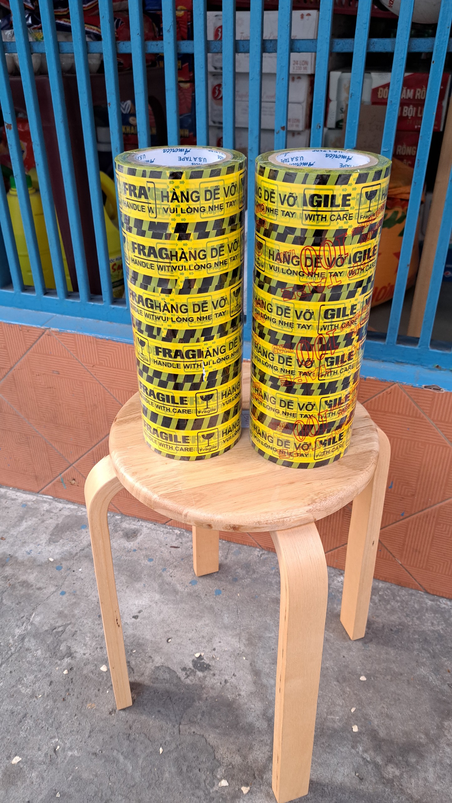 2 cây băng keo hàng dễ vỡ loại 1,2 kg/ 100 yard - 1 cây có 6 cuộn - băng keo dày, dính chắc