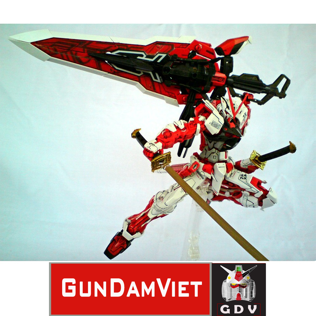 Mô hình gundam mg 1/100 gundam astray red frame kai 6601