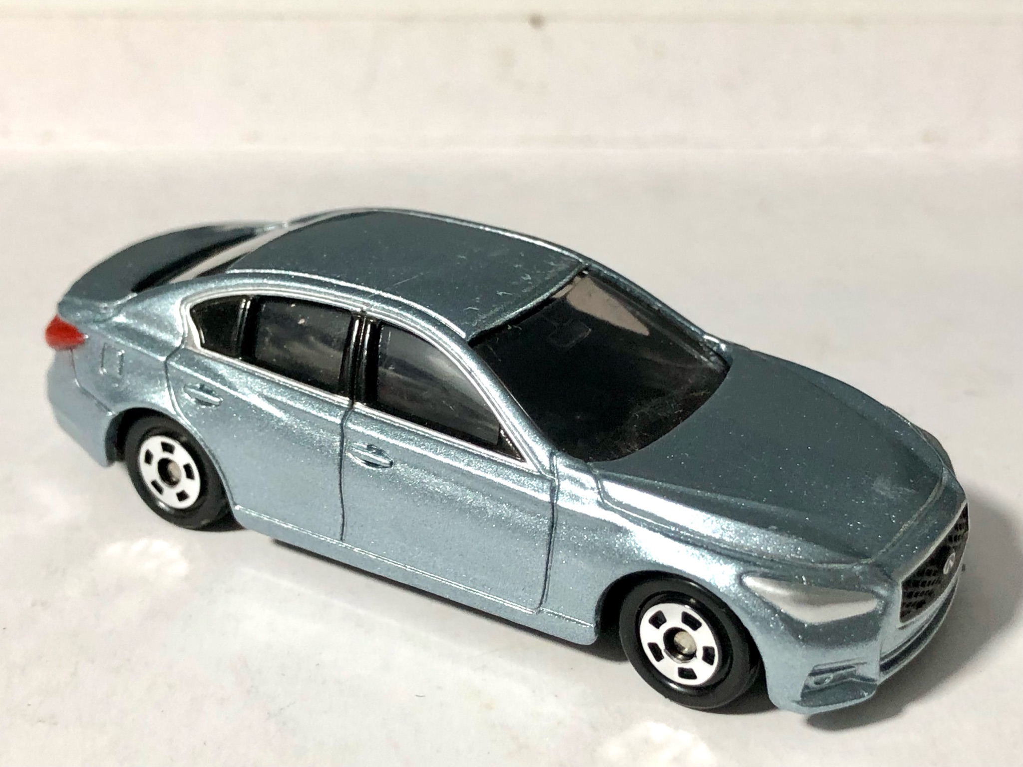 Xe mô hình tomica 1:64