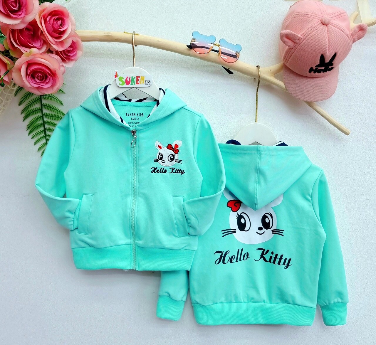 Áo khoác bé gái hình mèo kitty/ Áo khoác hình kitty siêu xinh đủ màu dành cho bé từ 10kg đến 36kg. Áo khoác bé gái rẻ đẹp chất DA CÁ loại 1