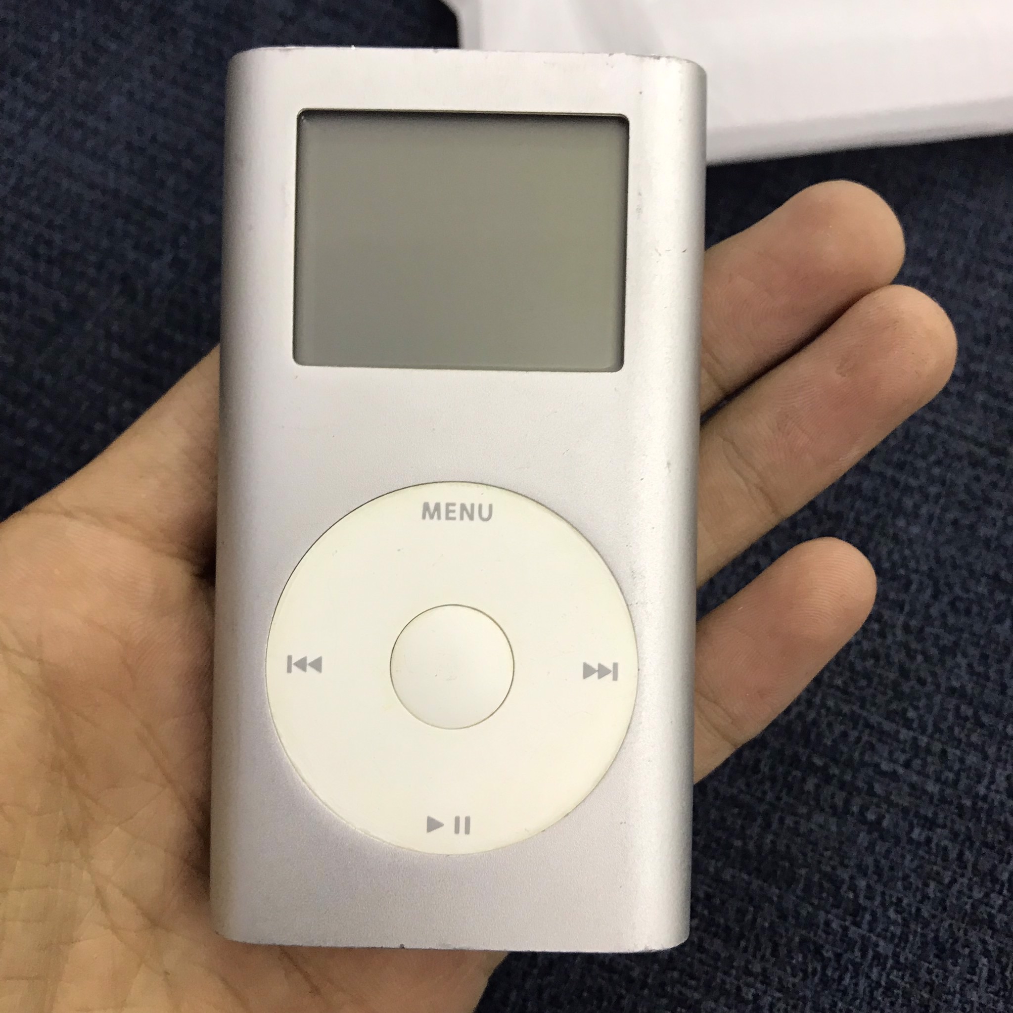 Máy nghe nhạc Apple iPod mini 4Gb chính hãng