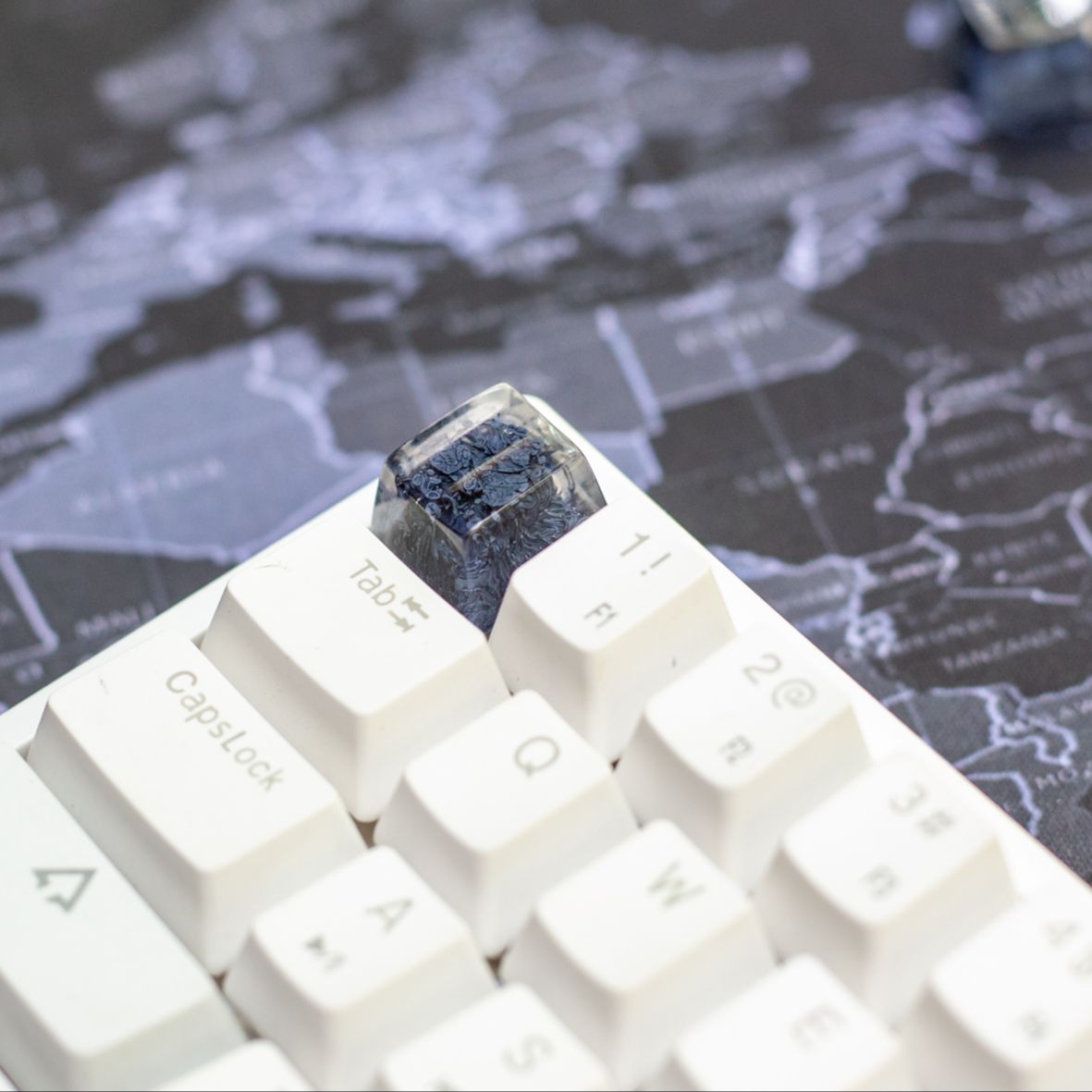 Keycap resin 1U tone đen trang trí bàn phím cơ gaming