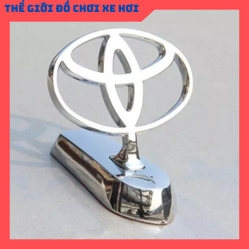 Logo thương hiệu Toyota  gắn mui xe ô tô sành điệu