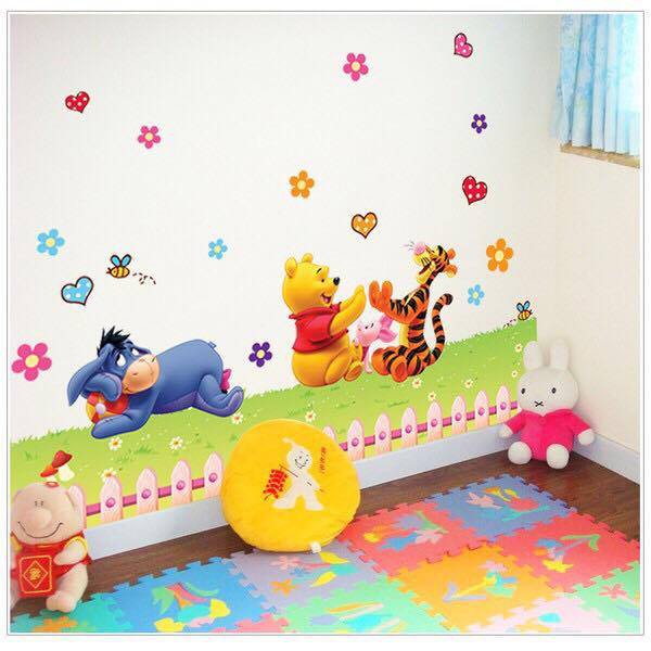 Decal Dán Tường Gấu Pooh Vui Chơi - tranh dán tường giấy dán tường hoạt hình cho bé gấu pooh vui chơi với những người bạn