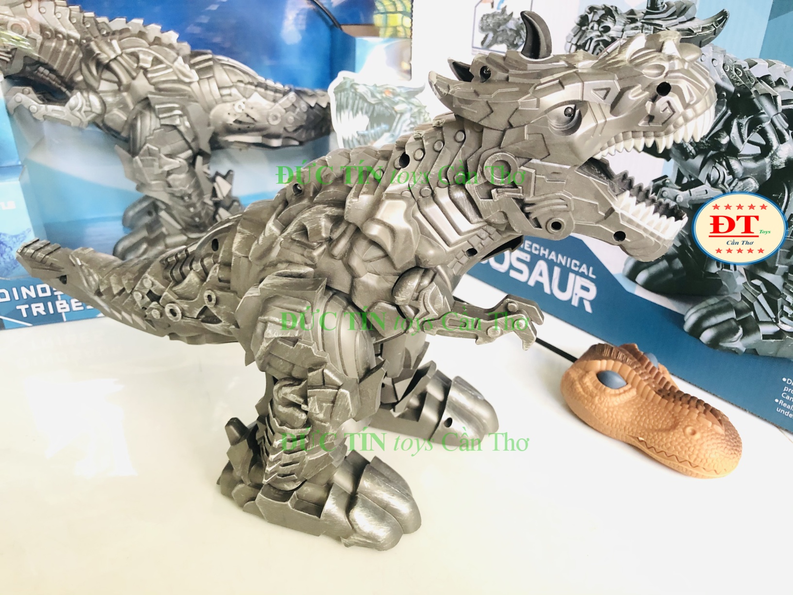 Đồ chơi khủng long robot điều khiển phun khói