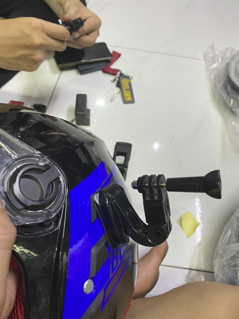 Bộ pass gắn camera bên hông nón bảo hiểm