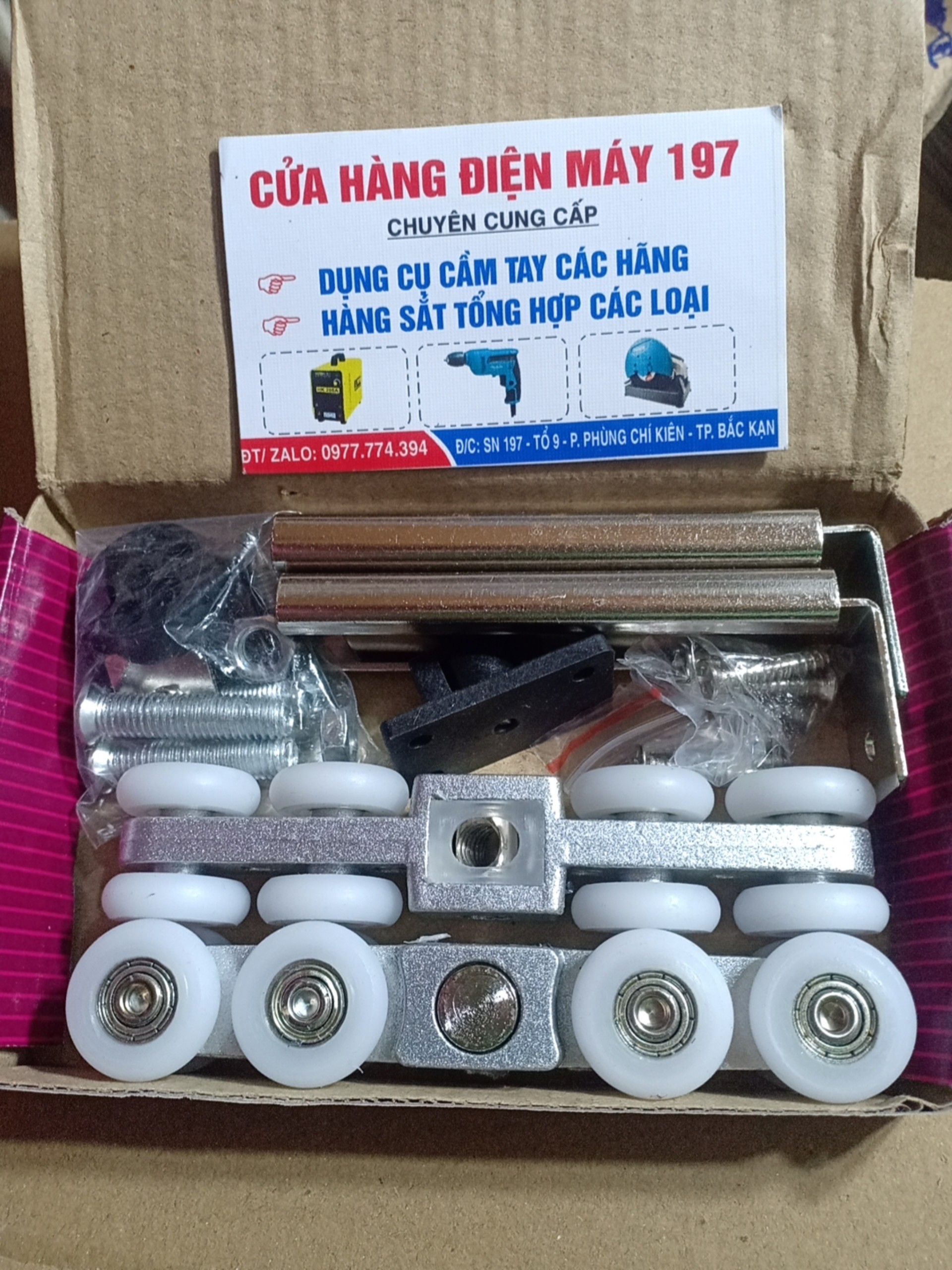 Bánh xe treo cửa lùa Con trượt cửa lùa nhôm tím loại 8 bánh hàng xịn