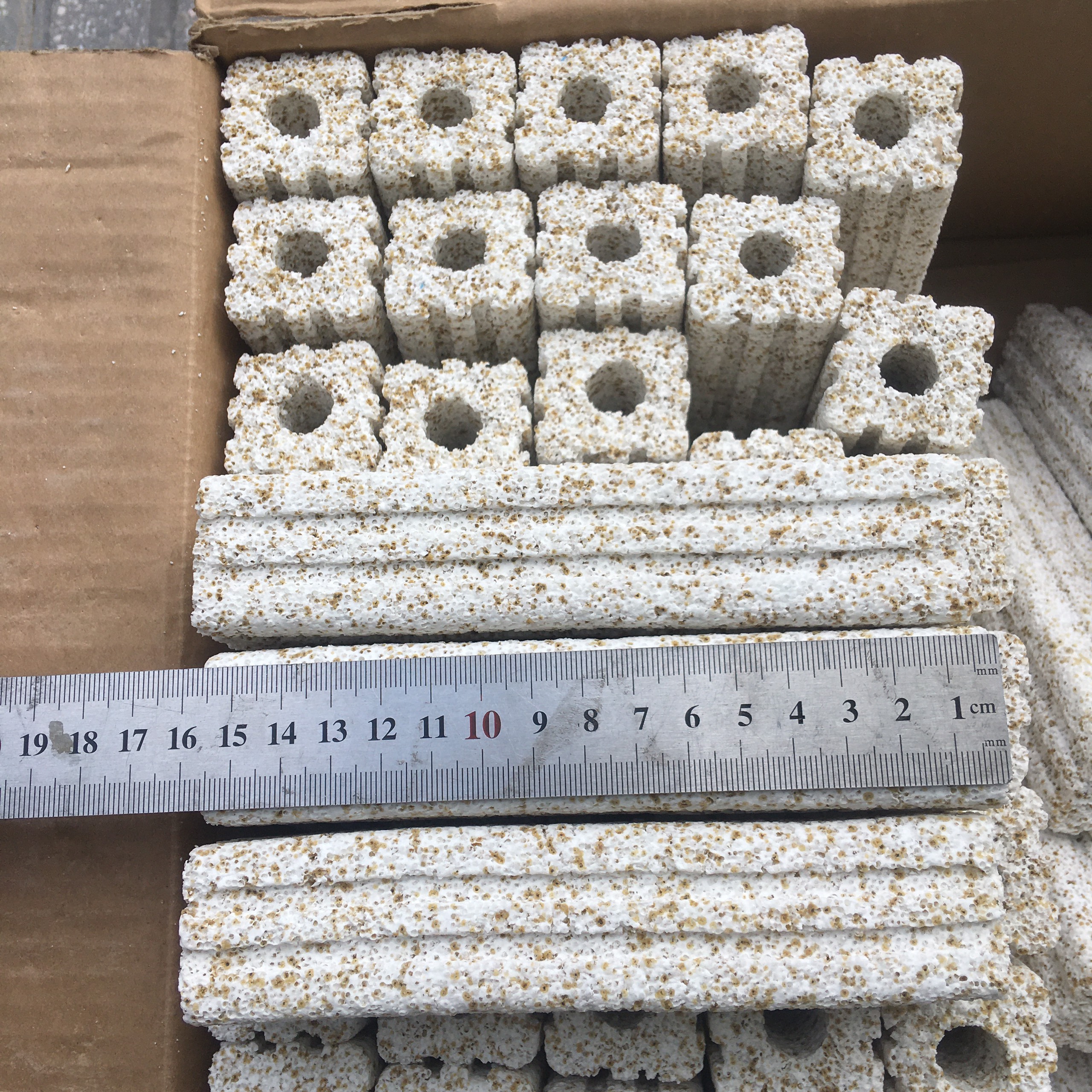 Combo 20-30-40-50 thanh sứ thanh muối tiêu ỡ lớn lọc nước cho hồ cá rồng,hồ cá koi