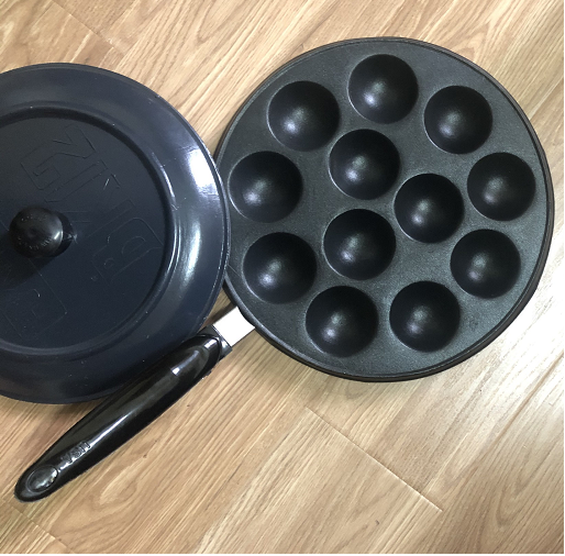 Khuôn Bánh Khọt Chống Dính 12 Lỗ Có Tay Cầm Kèm Nắp Đậy