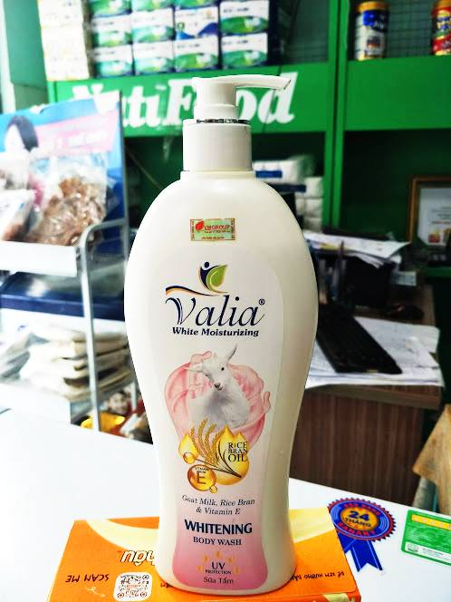 Sữa tắm Valia chiết xuất sữa dê, cám gạo,VitaminE 600g
