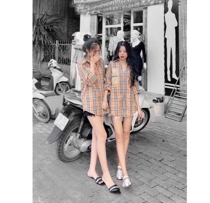 Áo sơ mi kẻ nam nữ bbry phối chữ siêu hot r54