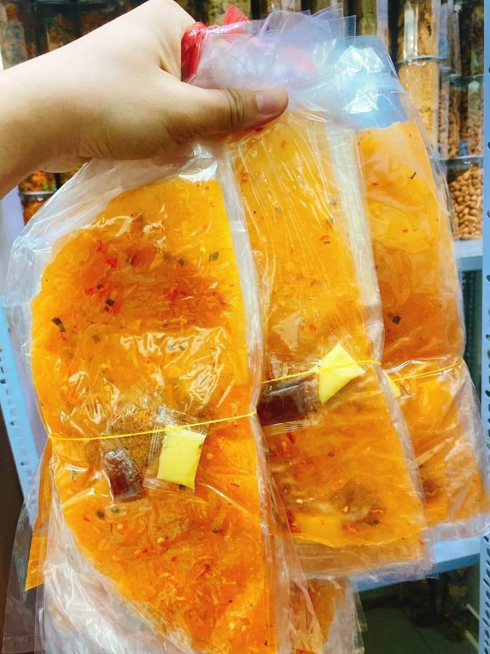 Bánh tráng xâu bơ