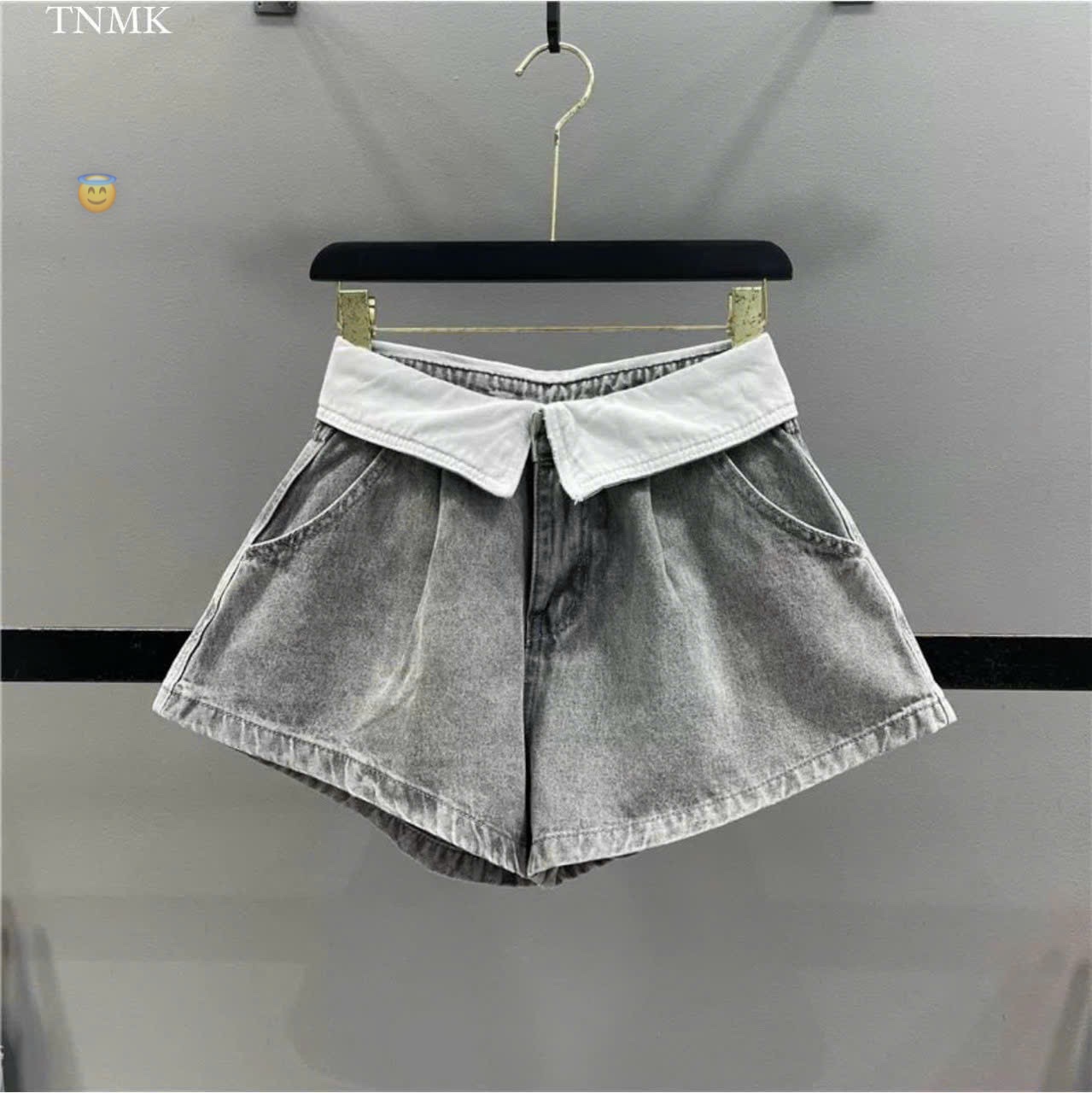 Quần shorts jean ống xòe kiểu lưng gấp cực hot , chất jean dày dặn