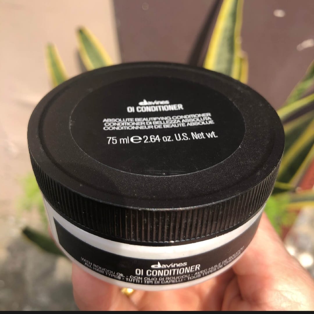 Dầu xả bóng tóc hoàn mỹ cho mọi loại tóc Davines Oi 75ml