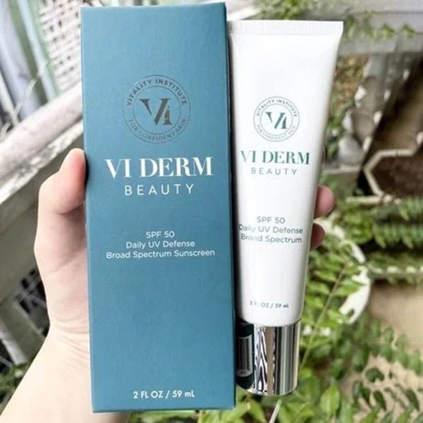 Kem chống nắng vi derm spf 50 daily uv defense broad spectrum sunscreen 59ml