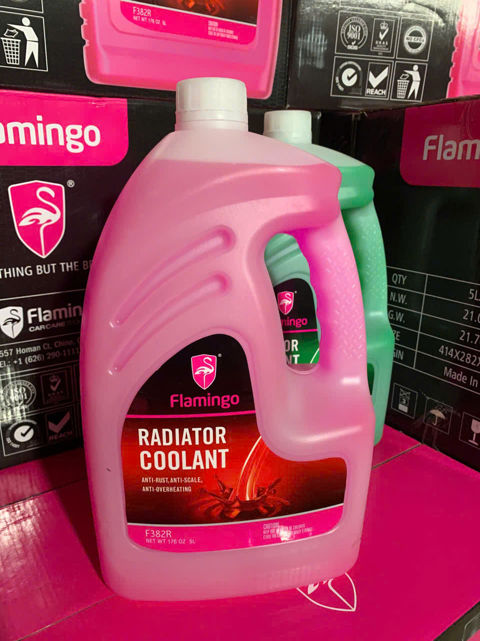 Nước làm mát động cơ ô tô, xe hơi FLAMINGO F382R màu đỏ 5L hạ nhiệt nhanh,bảo vệ động cơ, chống ăn mòn.
