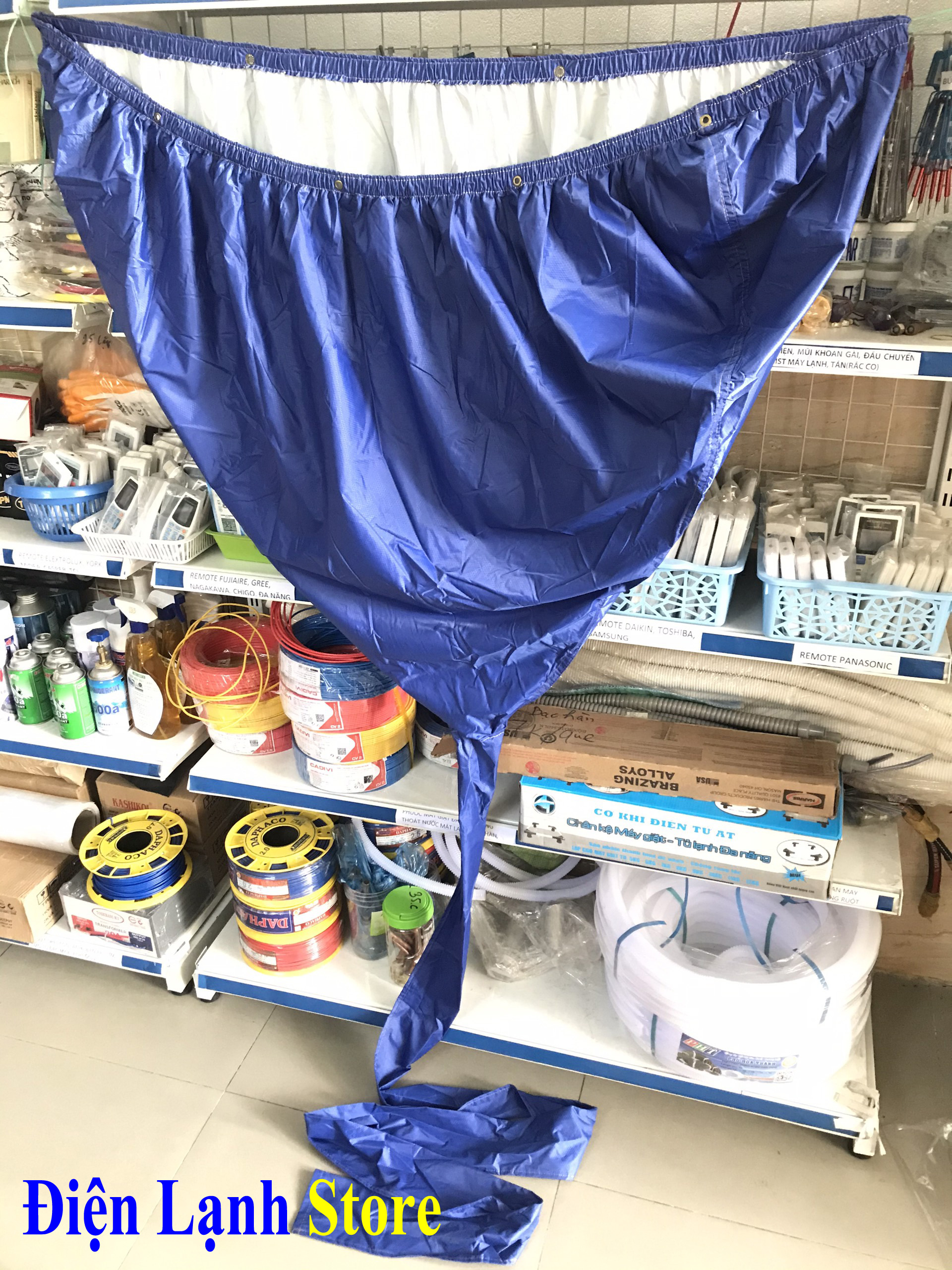 Túi Trùm - Bạt Trùm Vệ Sinh Cho Các Loại Máy Điều Hòa Treo Tường, Âm Trần, Áp Trần Vải Dù Caro 2 Lớp Loại Tốt Có Đuôi Dài 2,5 Đến 4 Mét