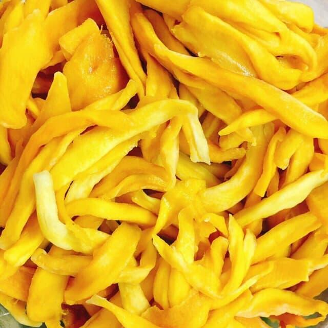 1kg xoài sấy dẻo thơm ngon tự nhiên