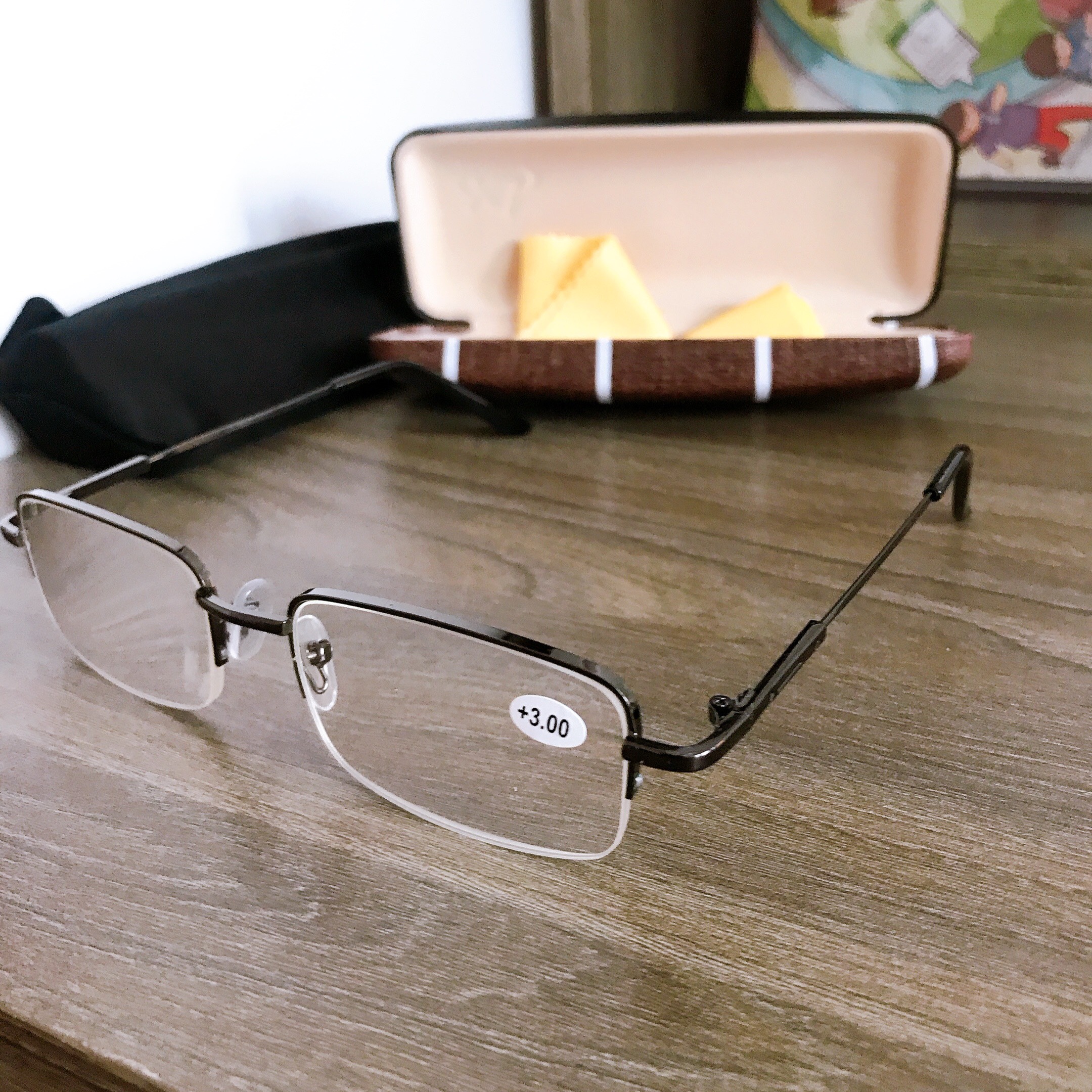 Kính lão thị viễn thị nửa viền Nhật bản loại sáng và rõ