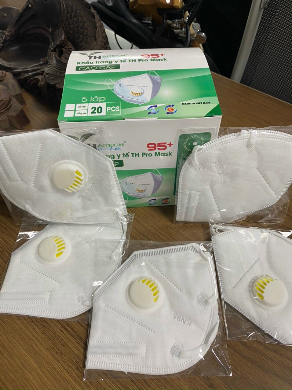 Khẩu trang y tế cao cấp 5 lớp có van thở n95+ th pro mask