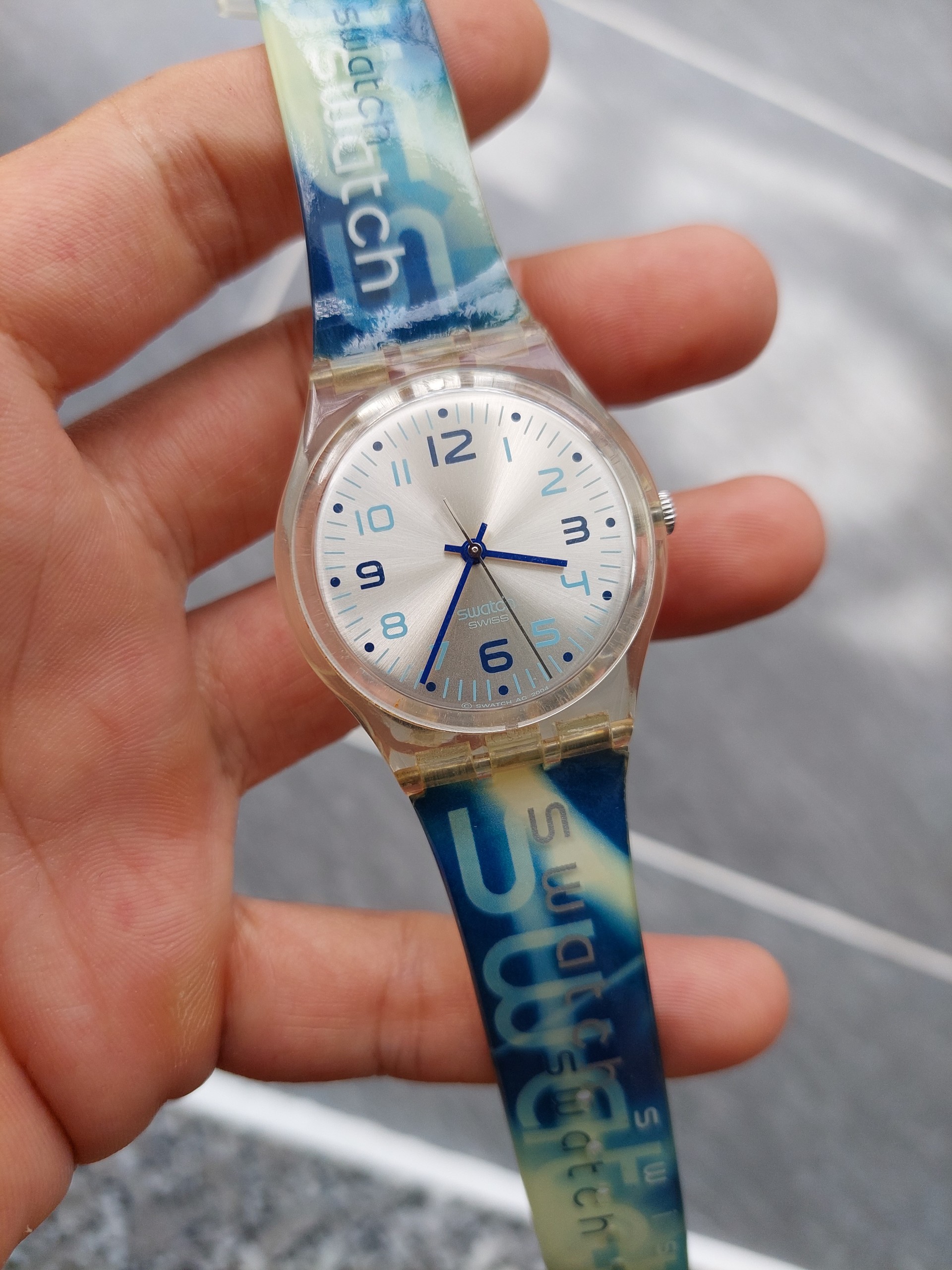 Đồng hồ Thuỵ Sĩ nữ Swatch chạy pin hàng Si