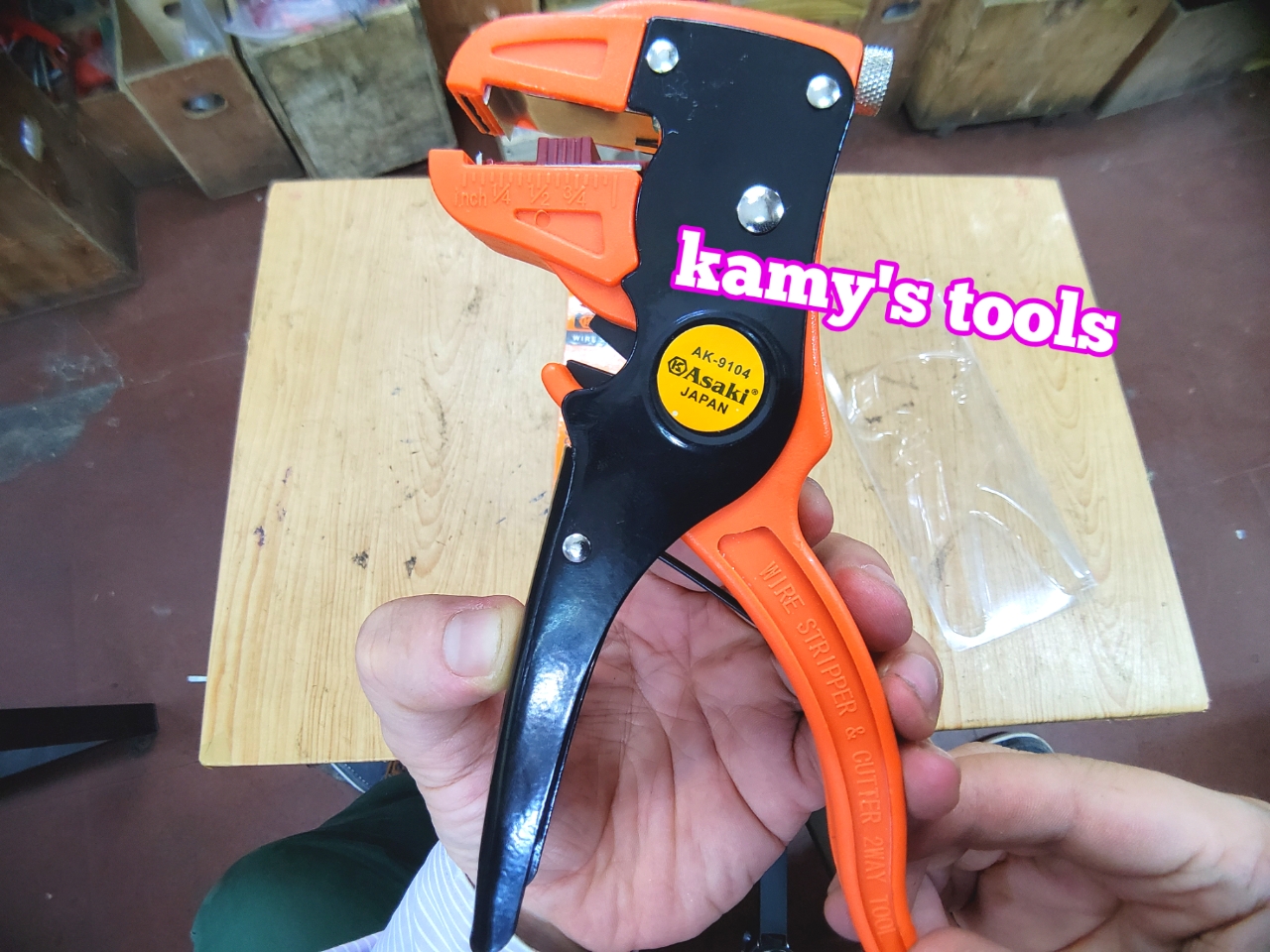 Kìm tuốt dây điện mỏ quạ dài 7 inch Asaki model AK-9104