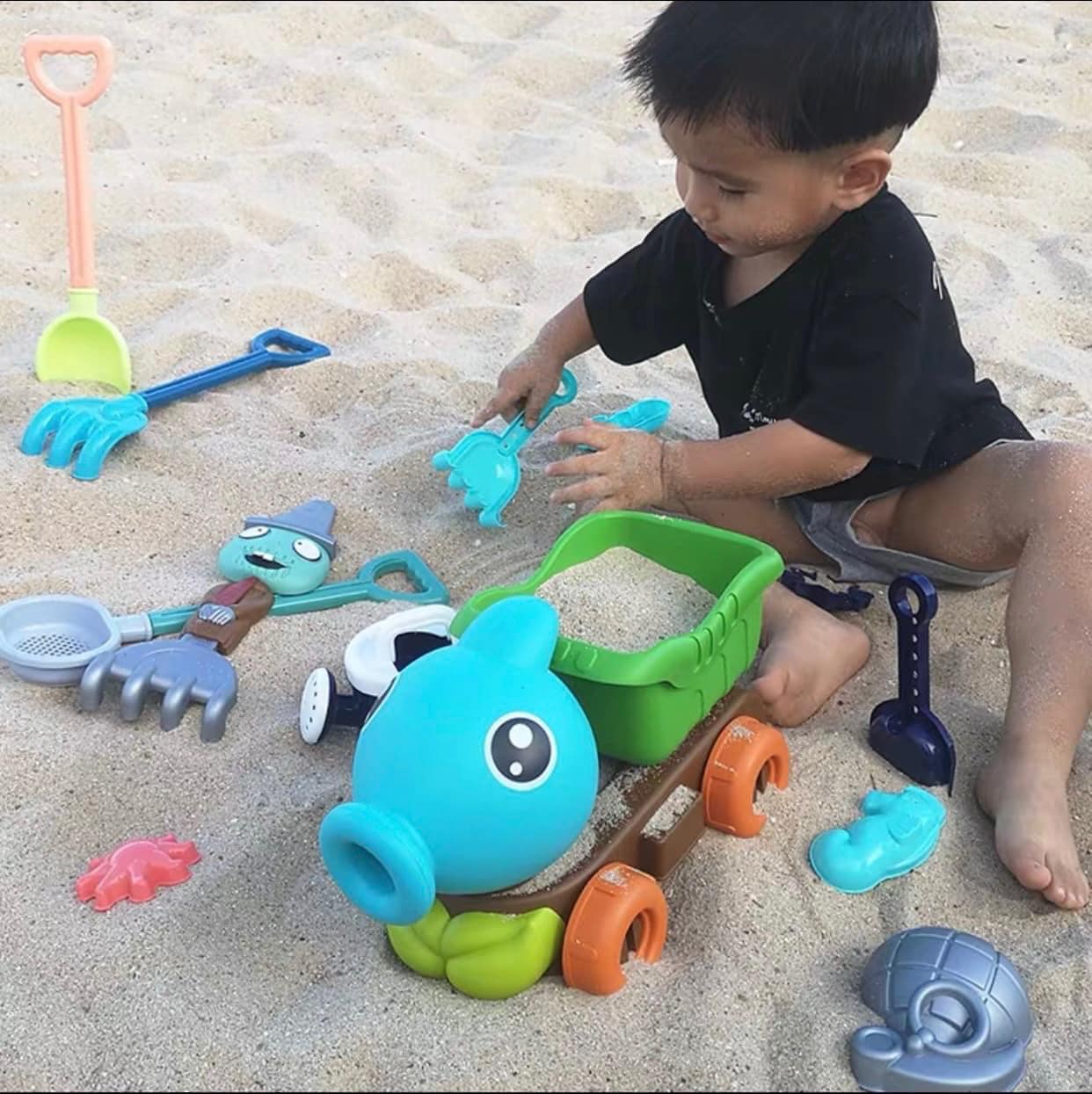 Bộ đồ chơi xúc cát đa năng cho bé