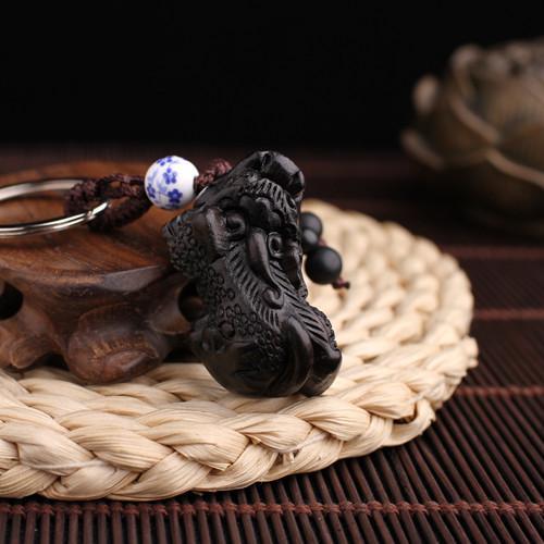 Móc Khóa Gỗ Đen Khắc Thủ Công Hình Tỳ Hưu May Mắn, Tài Lộc Mẫu 02