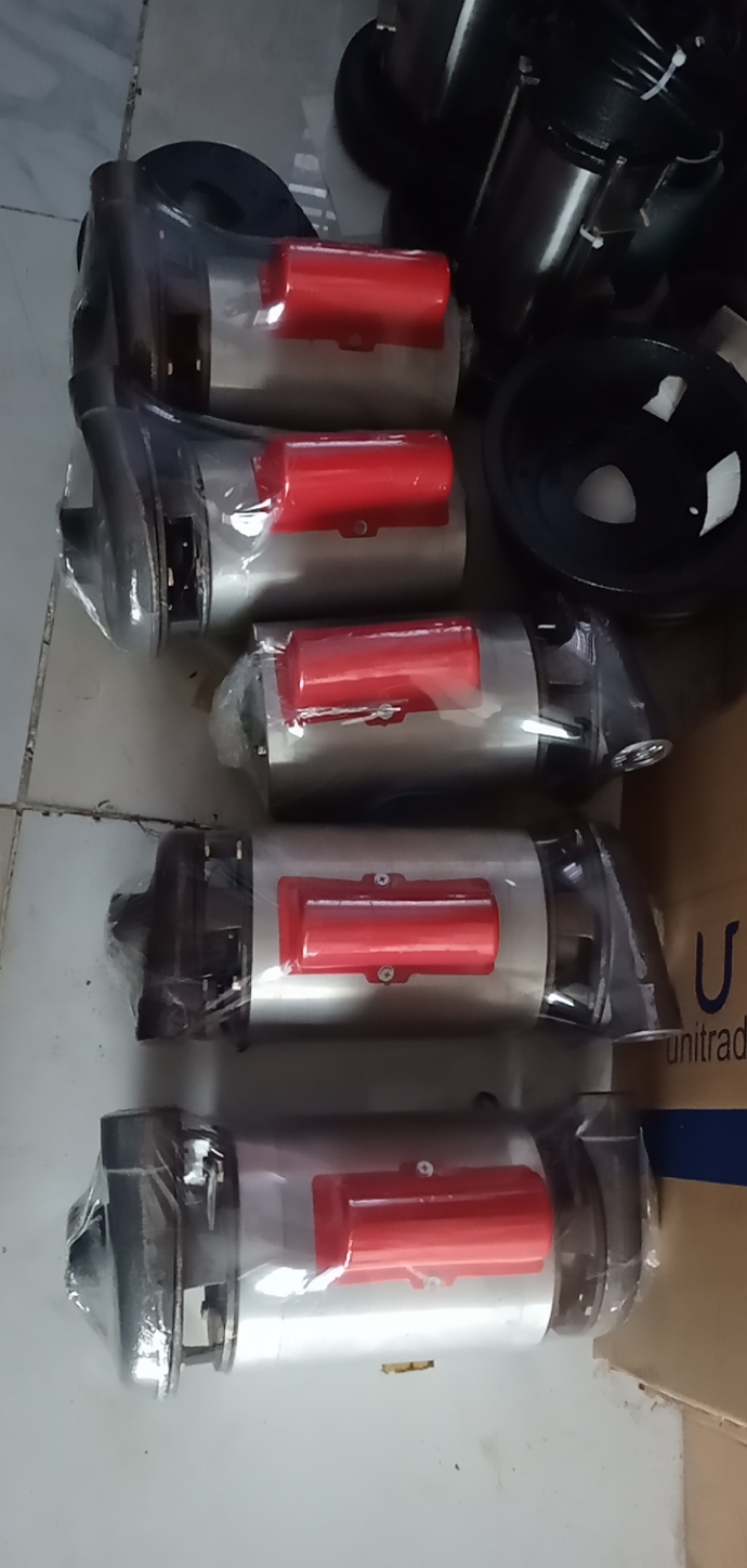 Máy bơm nước 2hp 2 đầu vỏ trơn