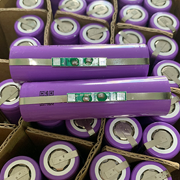 Pin lithium 18650 dung lượng 1200mah/2000mah
