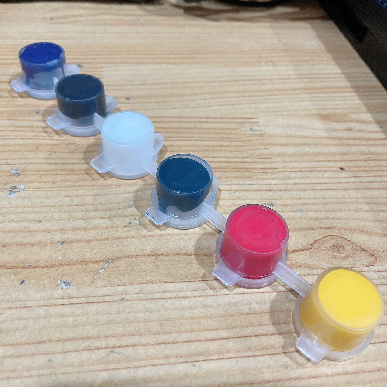 Màu pha keo poly,epoxy,silicon