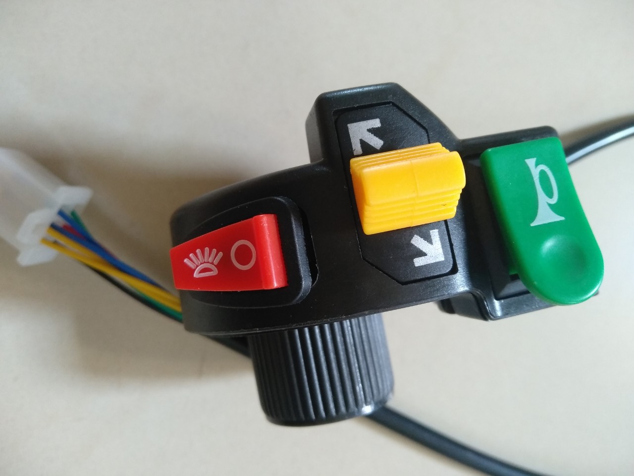 CỤM CÔNG TẮC XI NHAN, ĐÈN, CÒI XE ĐẠP ĐIỆN