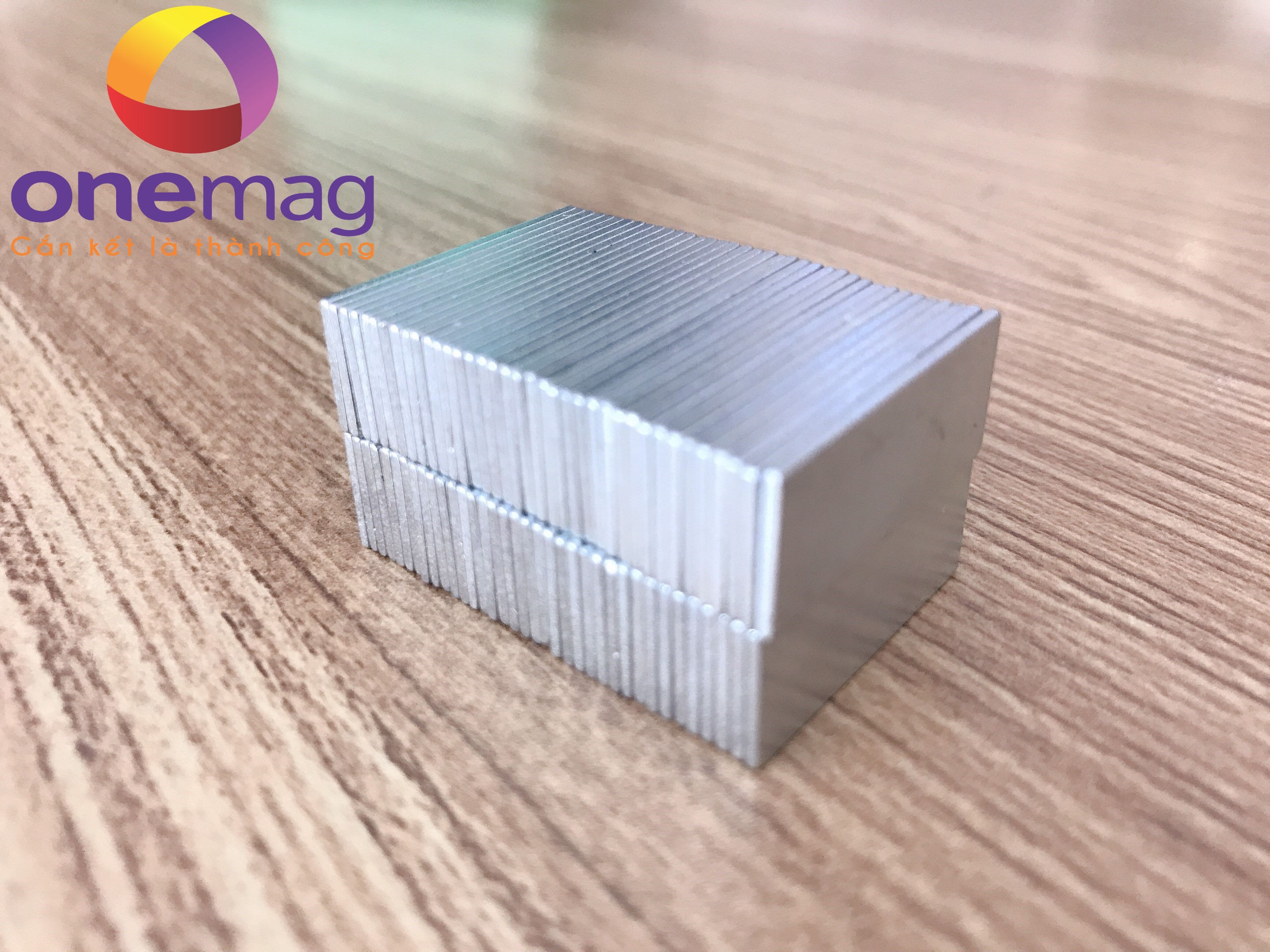 20 viên nam châm đất hiếm hình chữ nhật 25x10x1mm mạ kẽm lực từ n35h cực mạnh