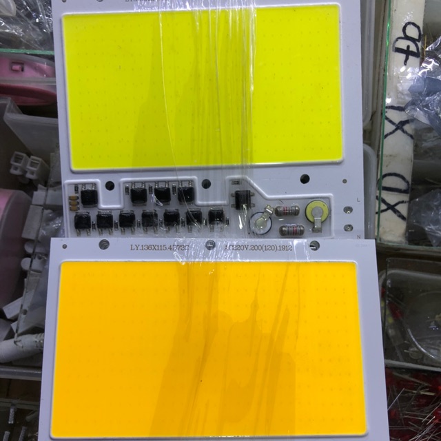 Mắt led 200w-220v. m.q:0765563012