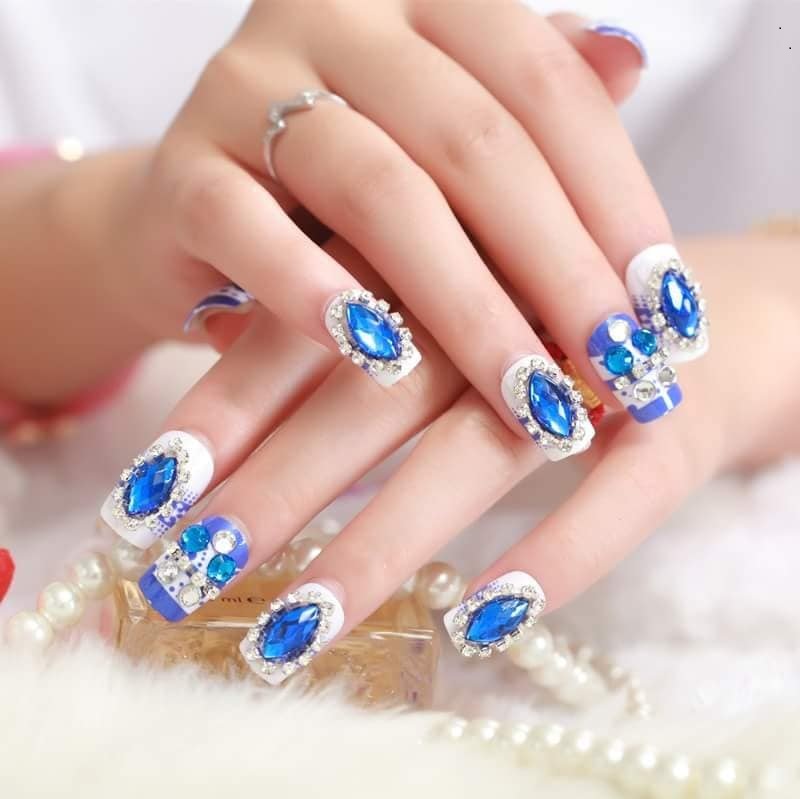 Bộ 24 Móng tay giả , nail giả A11 ( keo sẵn sau các móng tay )