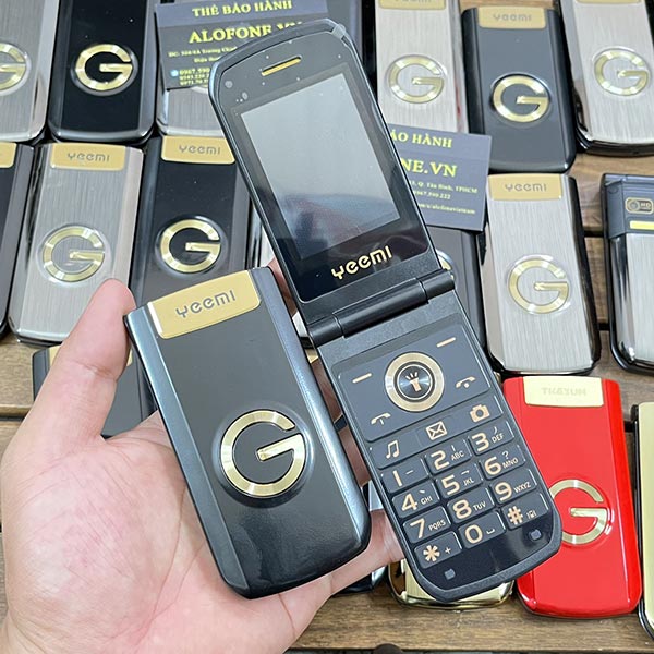 [XẢ KHO THANH LÝ] Điện thoại Yeemi G3 2 sim cảm ứng giả giọng nói độc đáo