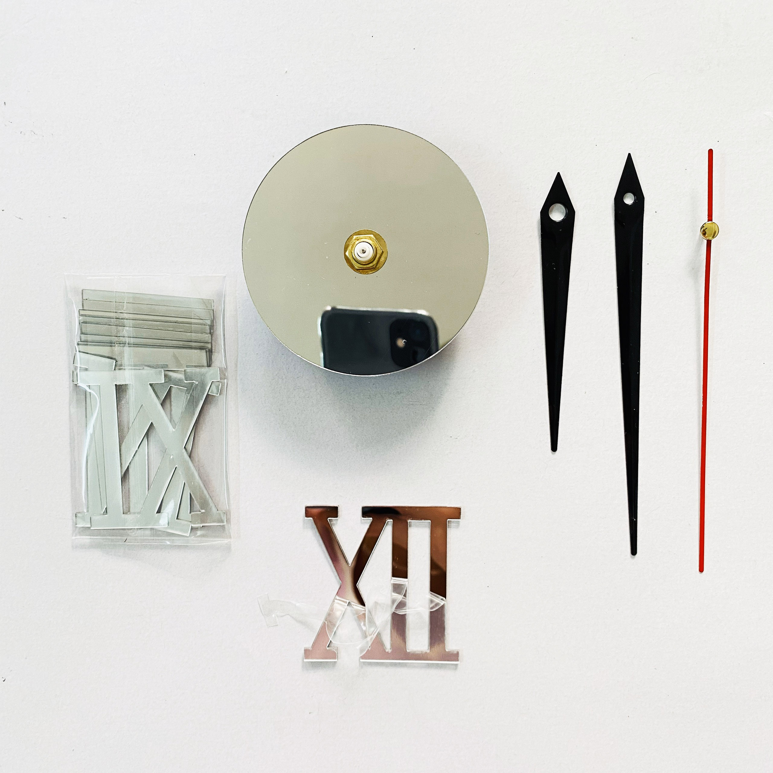 Đồng hồ DIY dán tường chữ số la mã