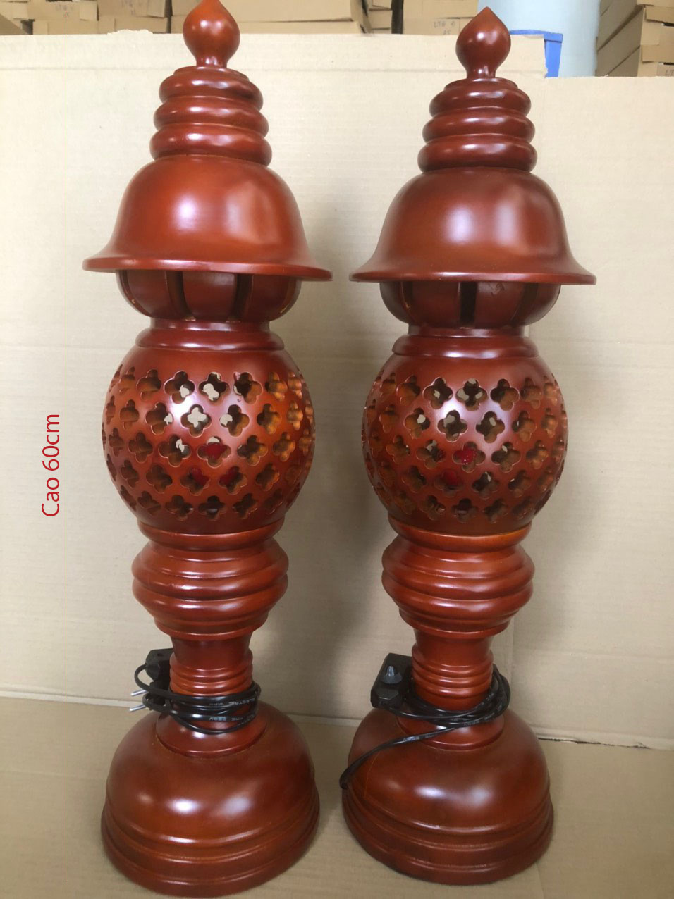 Cặp đèn thờ cúng tổ ong gỗ xà cừ chiều cao 60cm